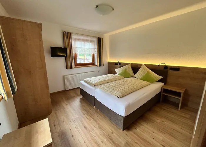 Gastehaus Fitsch Farm stay Obsteig